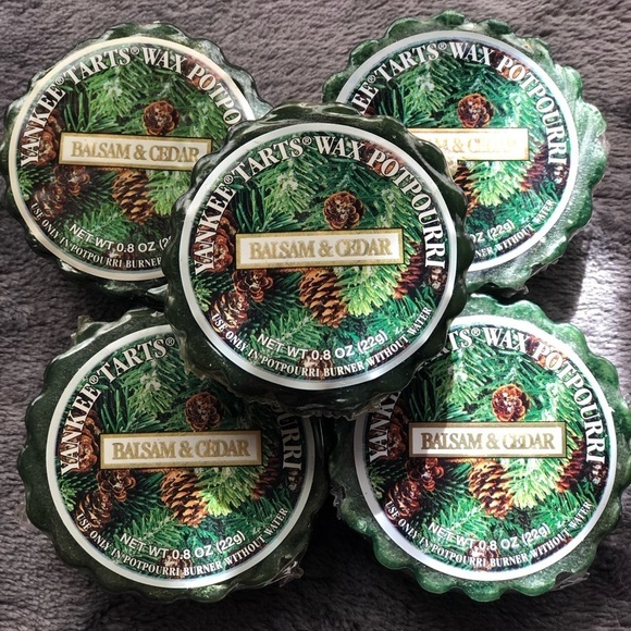 Yankee Candle Other - YANKEE candle tarts melts balsam and cedar‎ set a five